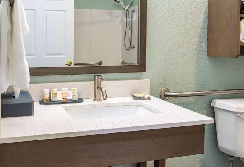 فندق La Quinta By Wyndham Newport