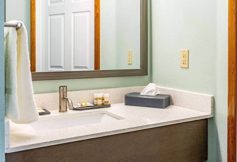 فندق La Quinta By Wyndham Newport