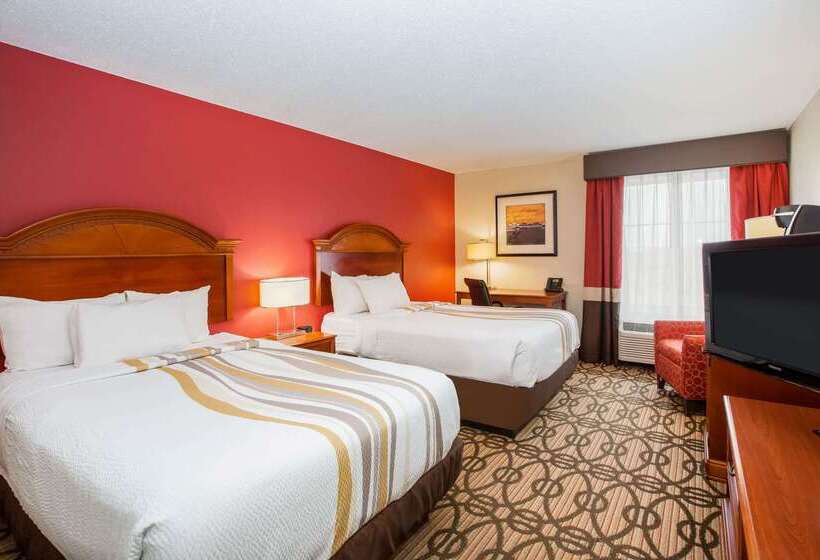 Отель La Quinta By Wyndham North Platte