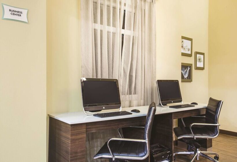 فندق La Quinta By Wyndham Oceanfront Daytona Beach