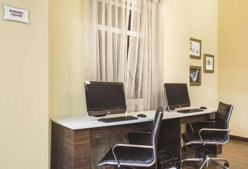 فندق La Quinta By Wyndham Oceanfront Daytona Beach