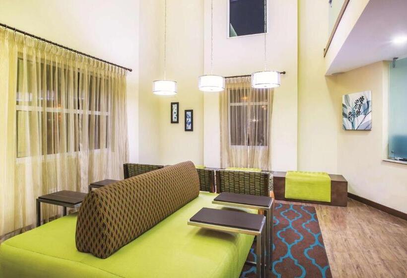 فندق La Quinta By Wyndham Oceanfront Daytona Beach