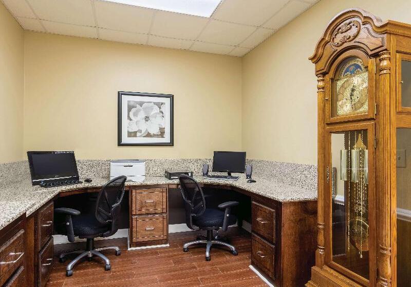 호텔 La Quinta By Wyndham Prattville