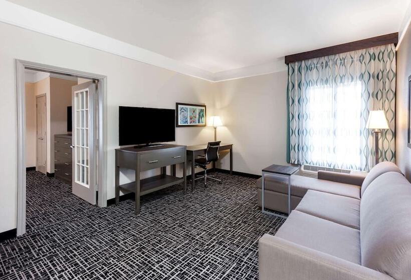 فندق La Quinta By Wyndham Seguin