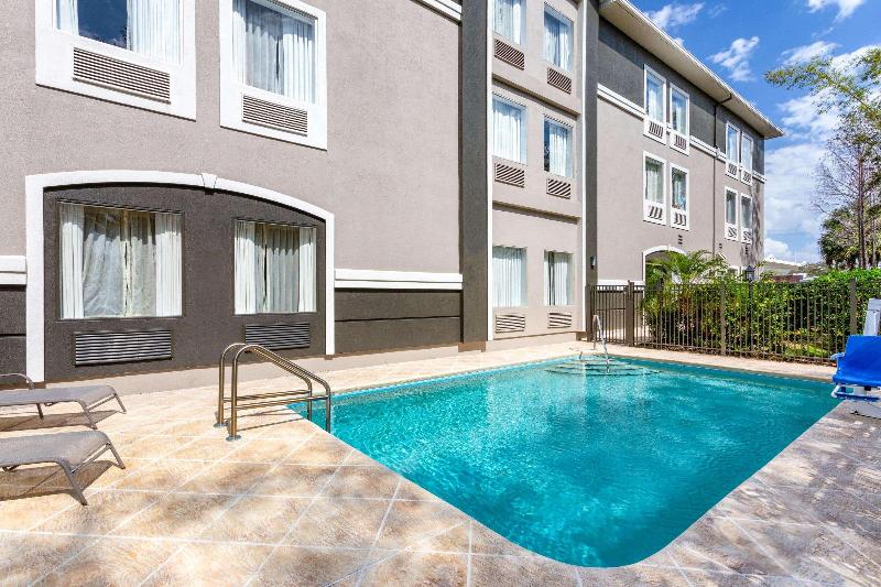 فندق La Quinta By Wyndham Tampa Bay Area Tampa South