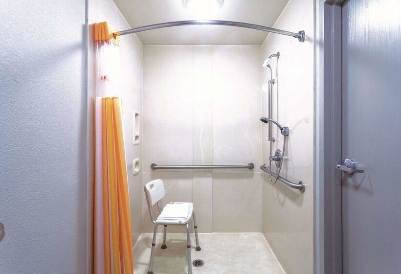 فندق La Quinta Inn & Suites By Wyndham Jackson Airport