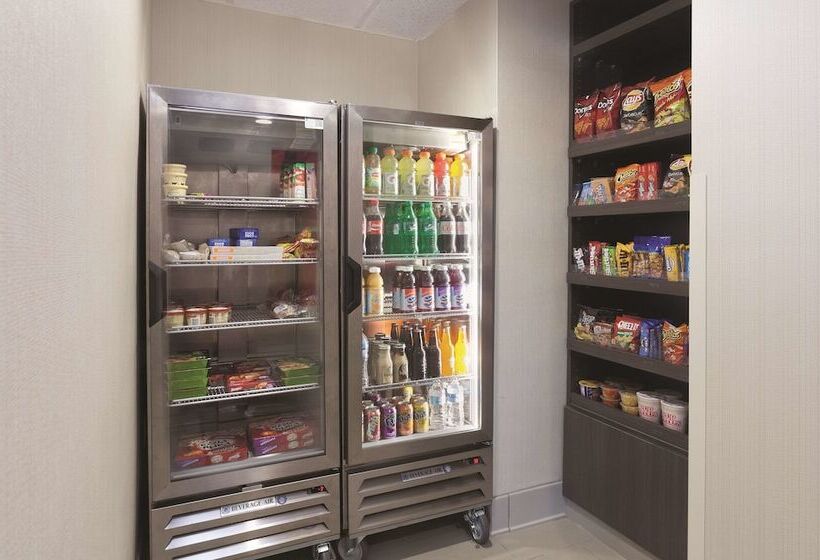 בית מלון כפרי La Quinta Inn & Suites By Wyndham Jackson Airport