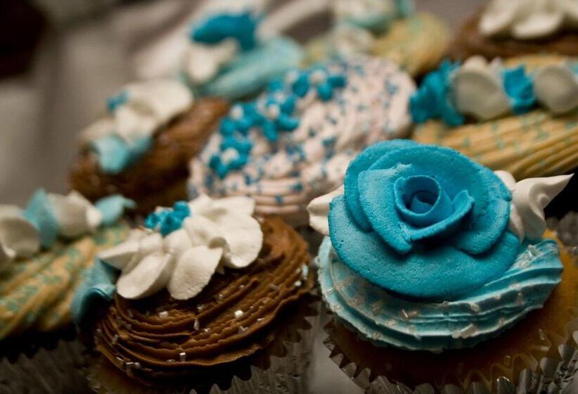 فندق Landmark Inn