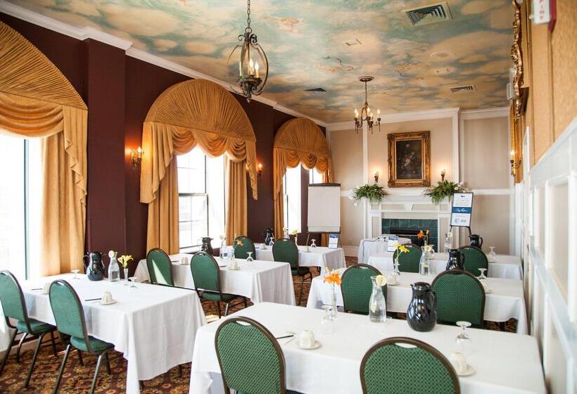 فندق Landmark Inn