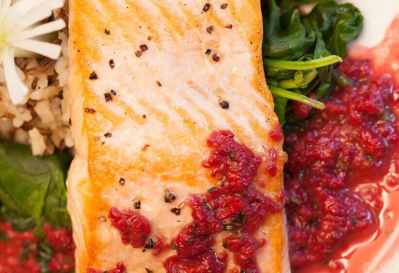 فندق Landmark Inn