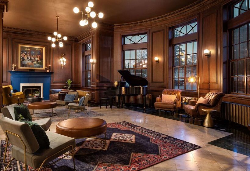 فندق Landmark Inn