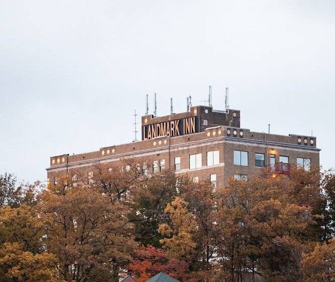 فندق Landmark Inn