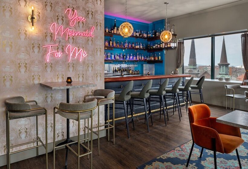 فندق Landmark Inn