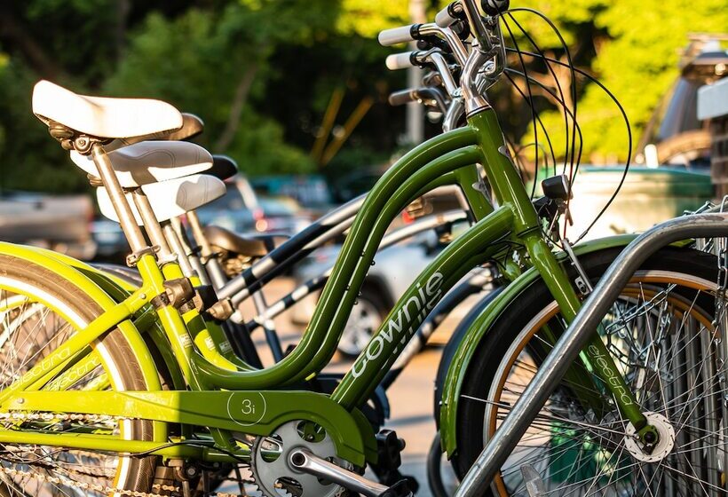 فندق Landmark Inn