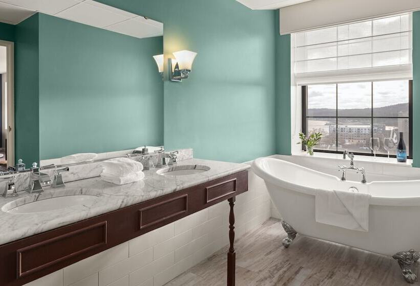 فندق Landmark Inn