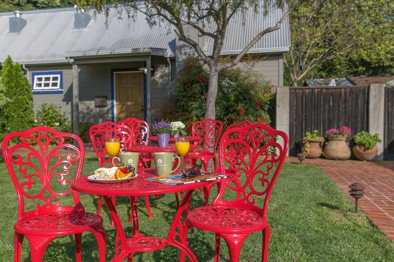 Отель Lavender, A Four Sisters Inn