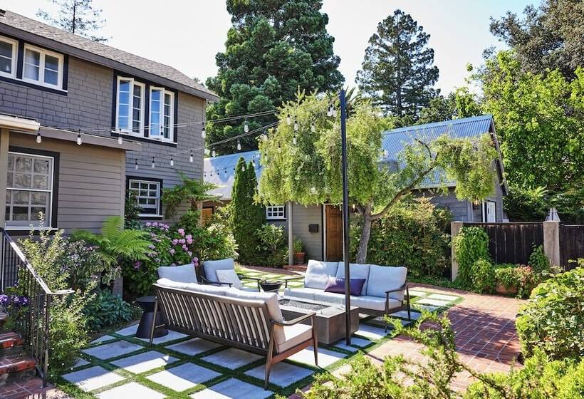 Отель Lavender, A Four Sisters Inn