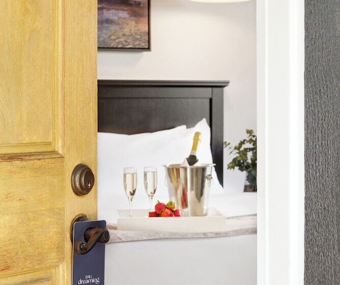 Отель Lavender, A Four Sisters Inn