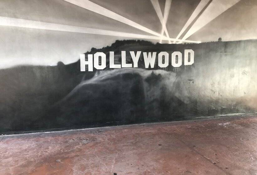 Legend Hotel Hollywood