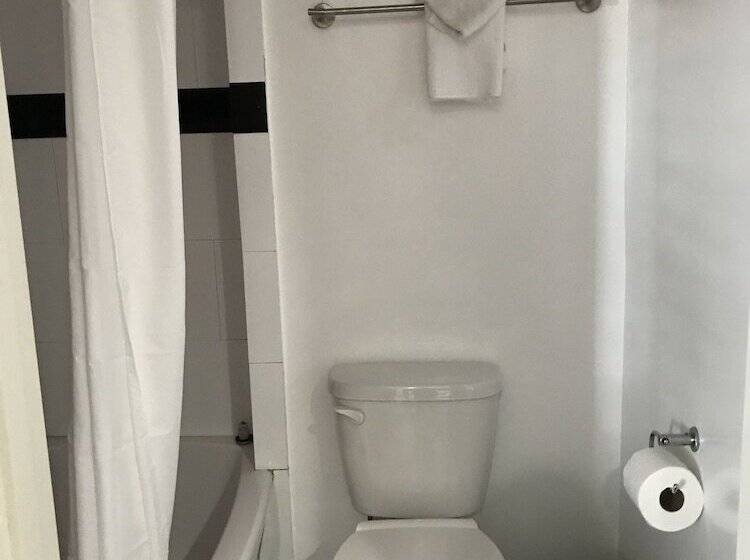 Legend Hotel Hollywood