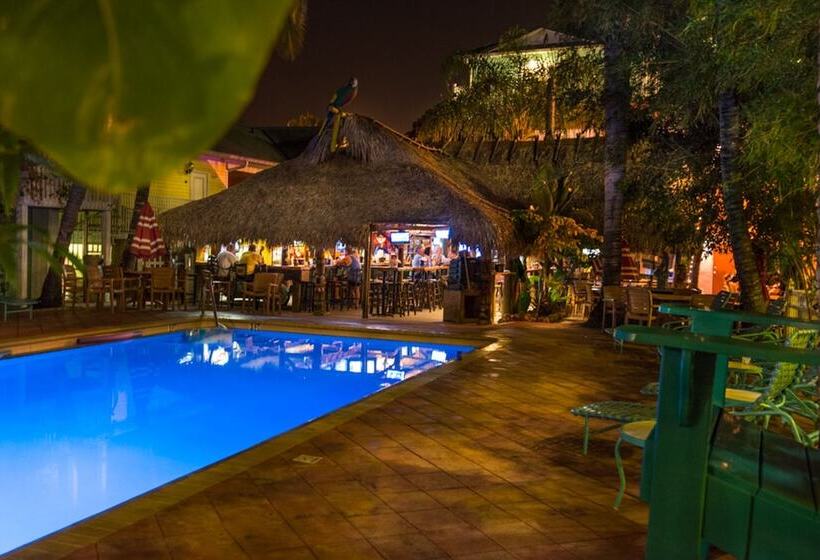 فندق The Lighthouse Resort Inn & Suites