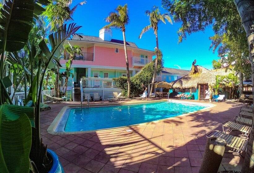 فندق The Lighthouse Resort Inn & Suites