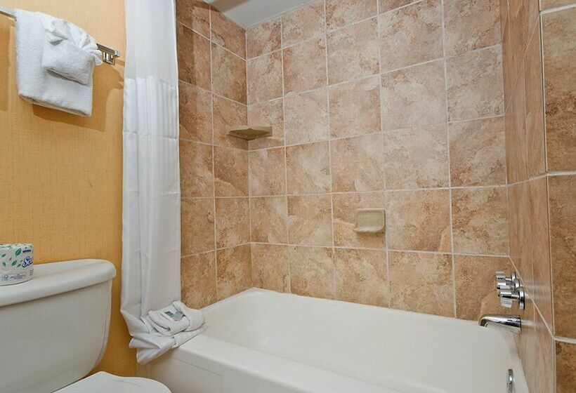 هتل Grande Cayman Resort