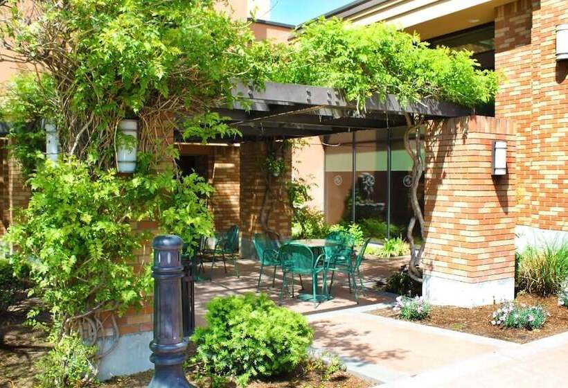 Marcus Whitman Hotel And Conference Center