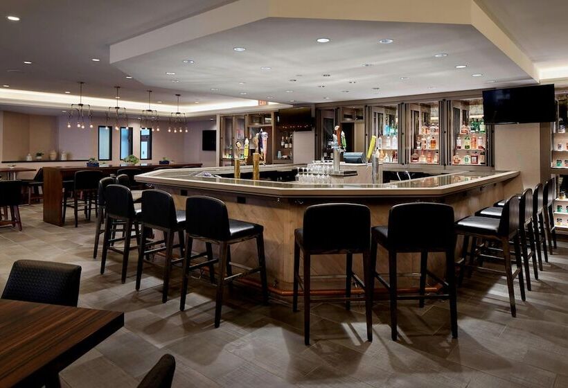 호텔 Marriott Cincinnati North