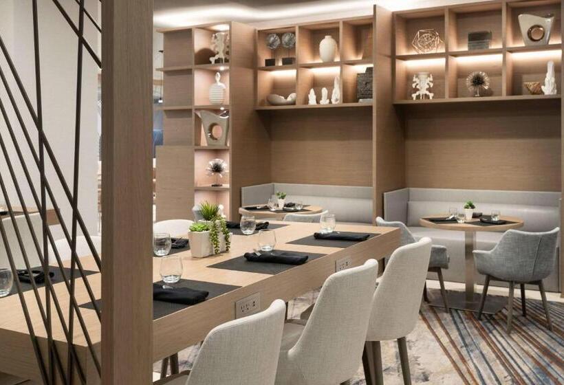 ホテル Marriott Greensboro Downtown