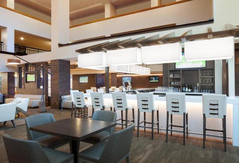 هتل Marriott Savannah Riverfront