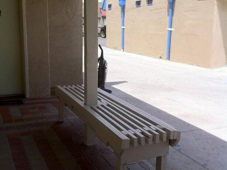 فندق National 9 Inn Sand Canyon