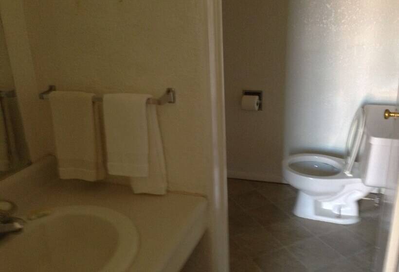 فندق National 9 Inn Sand Canyon