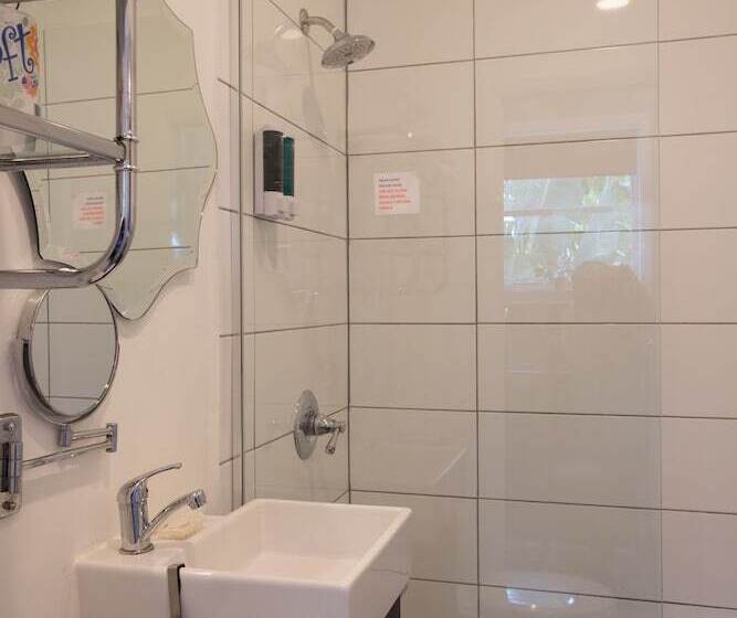 Отель Odyssey Of South Beach Apart