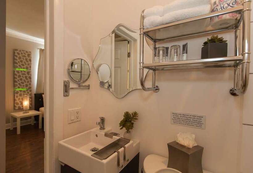 Отель Odyssey Of South Beach Apart