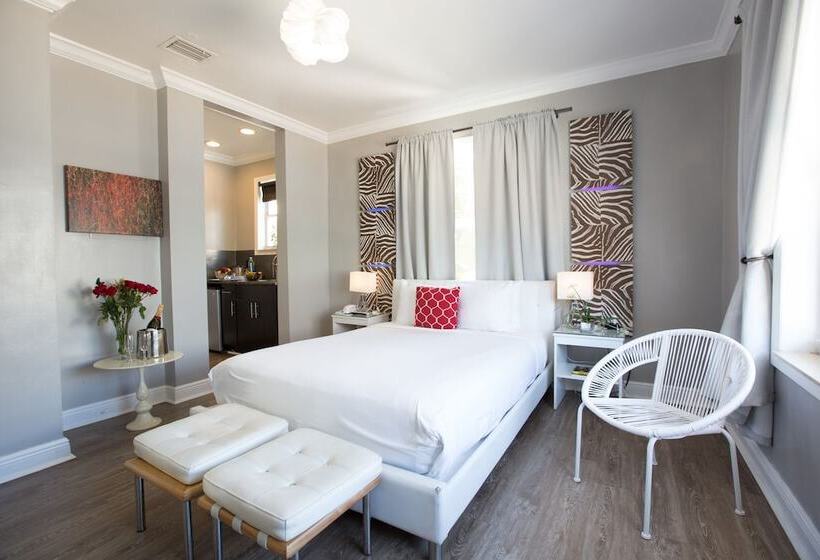 Отель Odyssey Of South Beach Apart