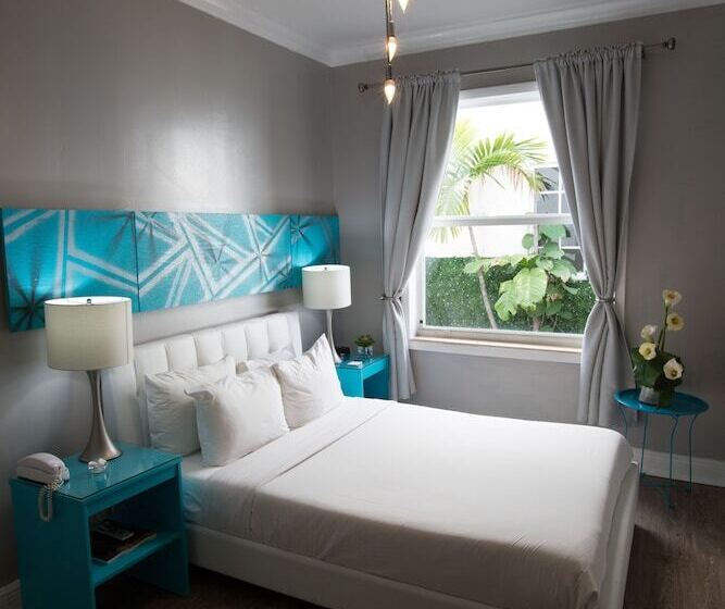 Отель Odyssey Of South Beach Apart