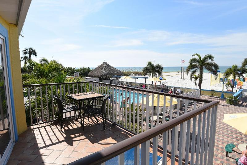 Plaza Beach Hotel   Beachfront Resort