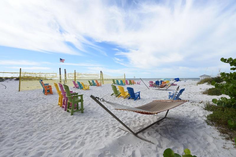 Plaza Beach Hotel   Beachfront Resort