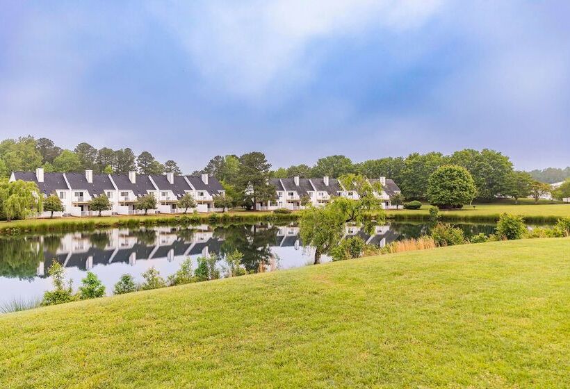 هتل Powhatan Resort