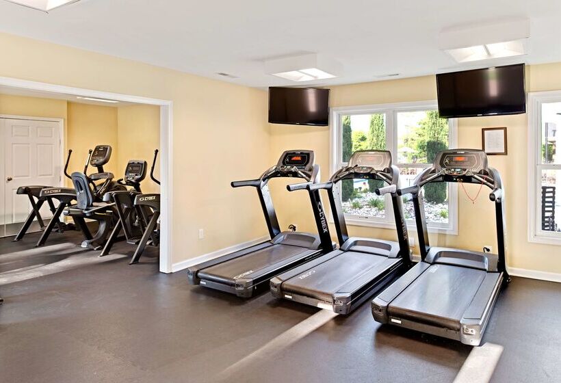 בית מלון כפרי Powhatan Resort