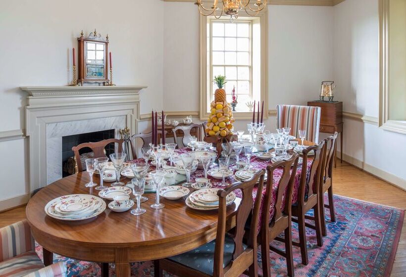 בית מלון כפרי Powhatan Resort