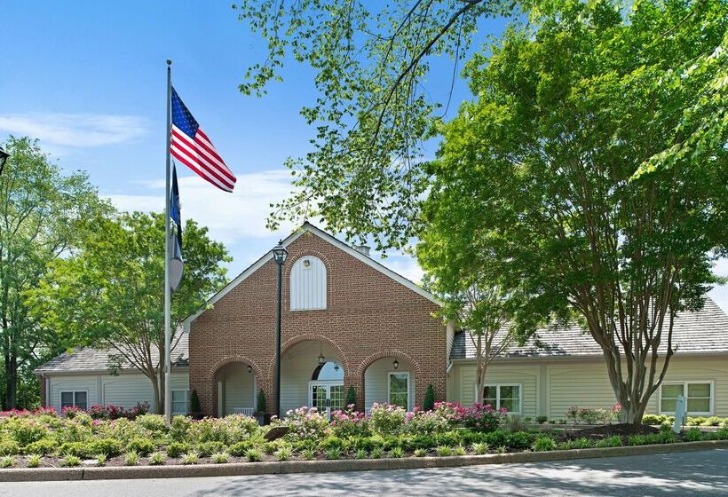 בית מלון כפרי Powhatan Resort