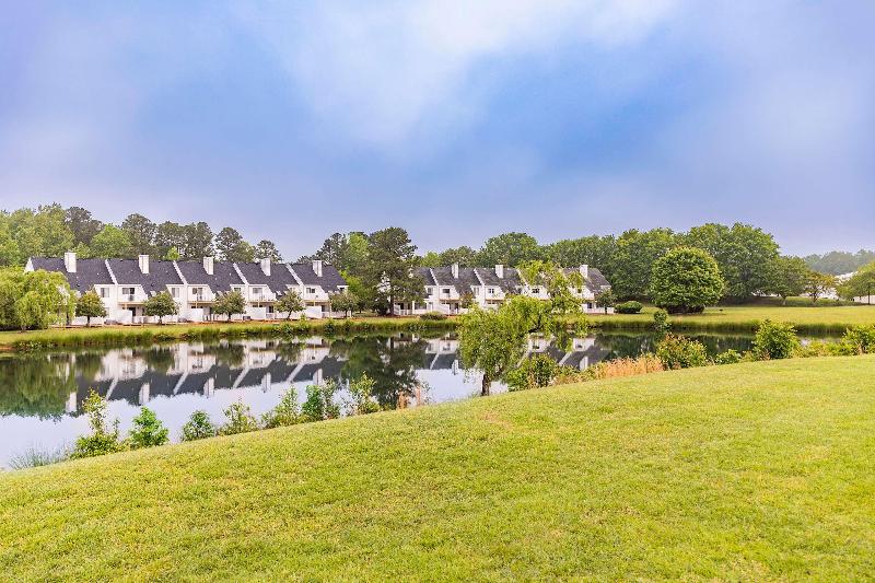 בית מלון כפרי Powhatan Resort