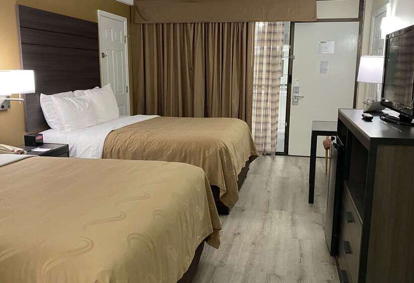 فندق Quality Inn Branson  Hwy 76 Central