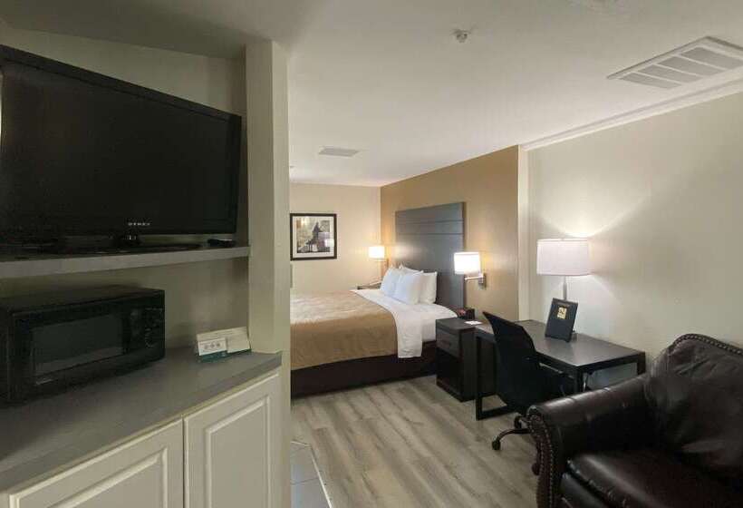 فندق Quality Inn Branson  Hwy 76 Central