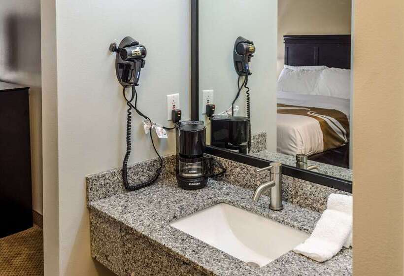 هتل Quality Inn