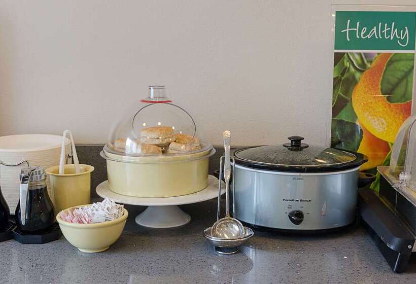 בית מלון כפרי Quality Inn