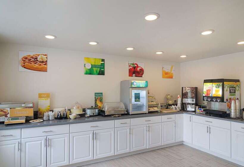 בית מלון כפרי Quality Inn