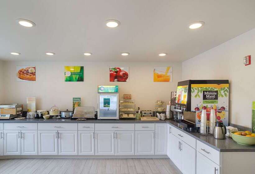 בית מלון כפרי Quality Inn